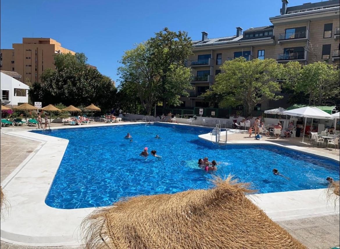Piso Centrico En Calle Luis Vives 1, Benalmádena Esterno foto