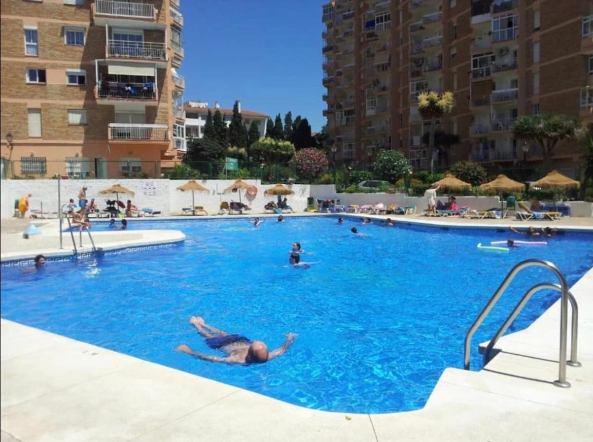 Piso Centrico En Calle Luis Vives 1, Benalmádena Esterno foto